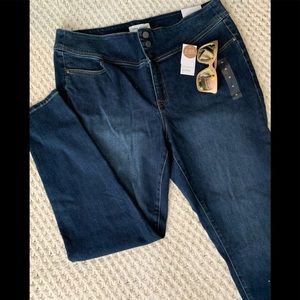 Dark wash jeggings
